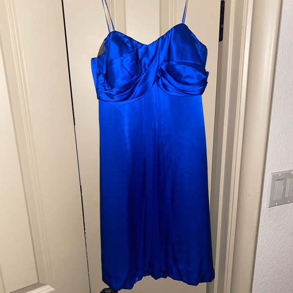 Cache size 6. Formal dress. Only worn once. - Picture 1 of 3